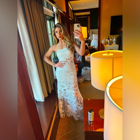 Meet your Posher, Alexis - Picture 1 of 1